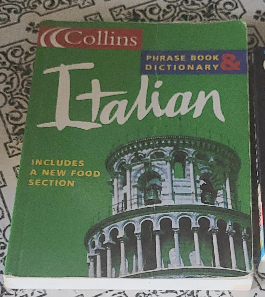Collins Italian Phrase Book & Dictionary thumbnail