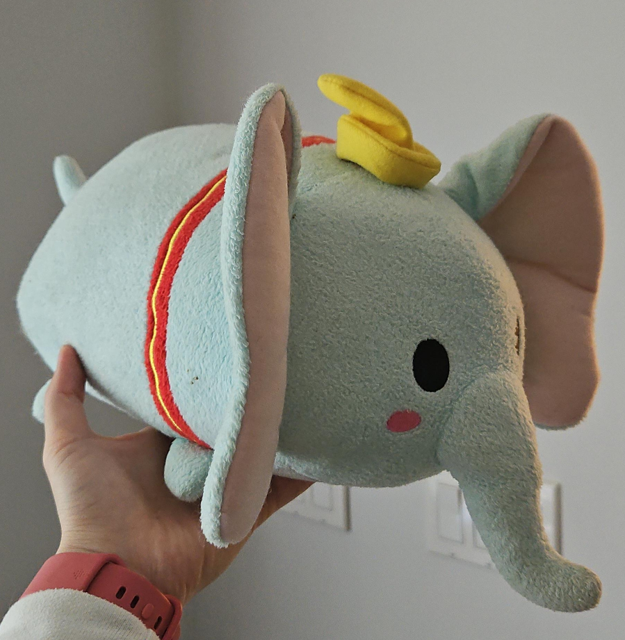 Disney Tsum Tsum Dumbo Plush thumbnail
