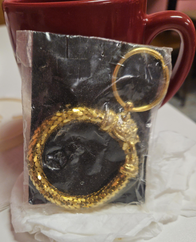 Gold panther Keychain - New thumbnail
