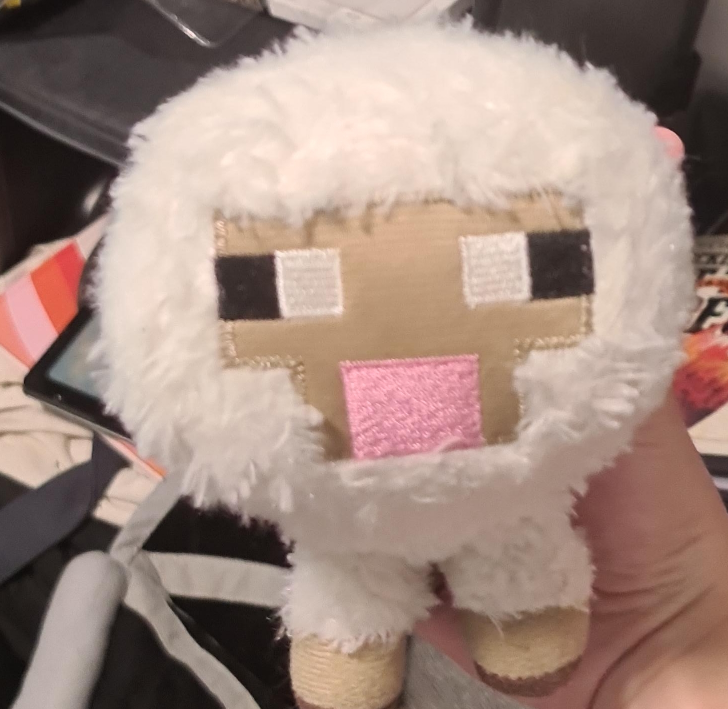 Minecraft Sheep Plushie thumbnail