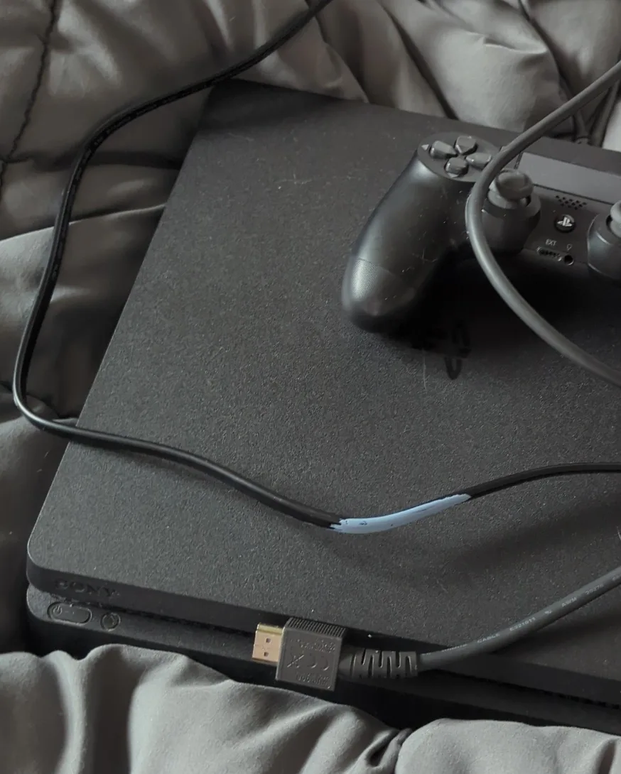 Sony PlayStation 4 Console with Controller