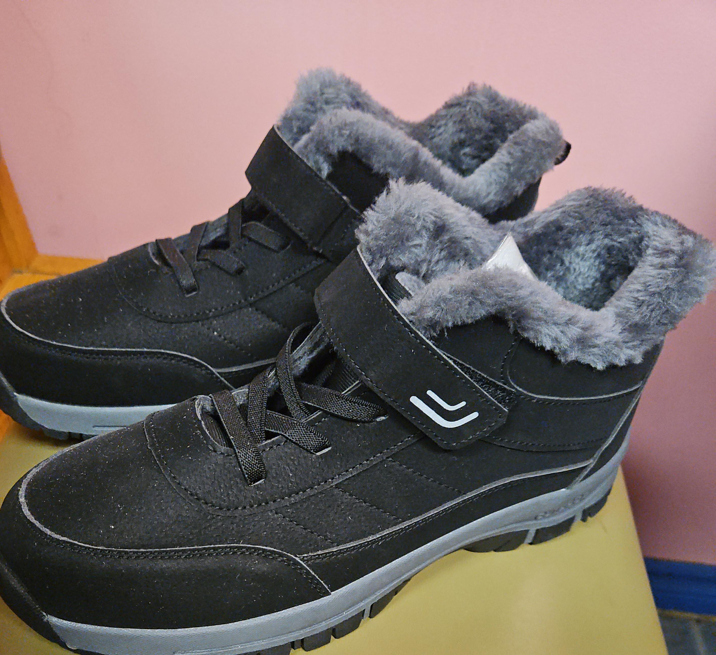 Black Winter Boots with Fur Lining thumbnail