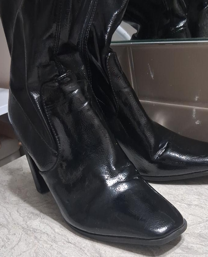 Black Knee-High Boots thumbnail