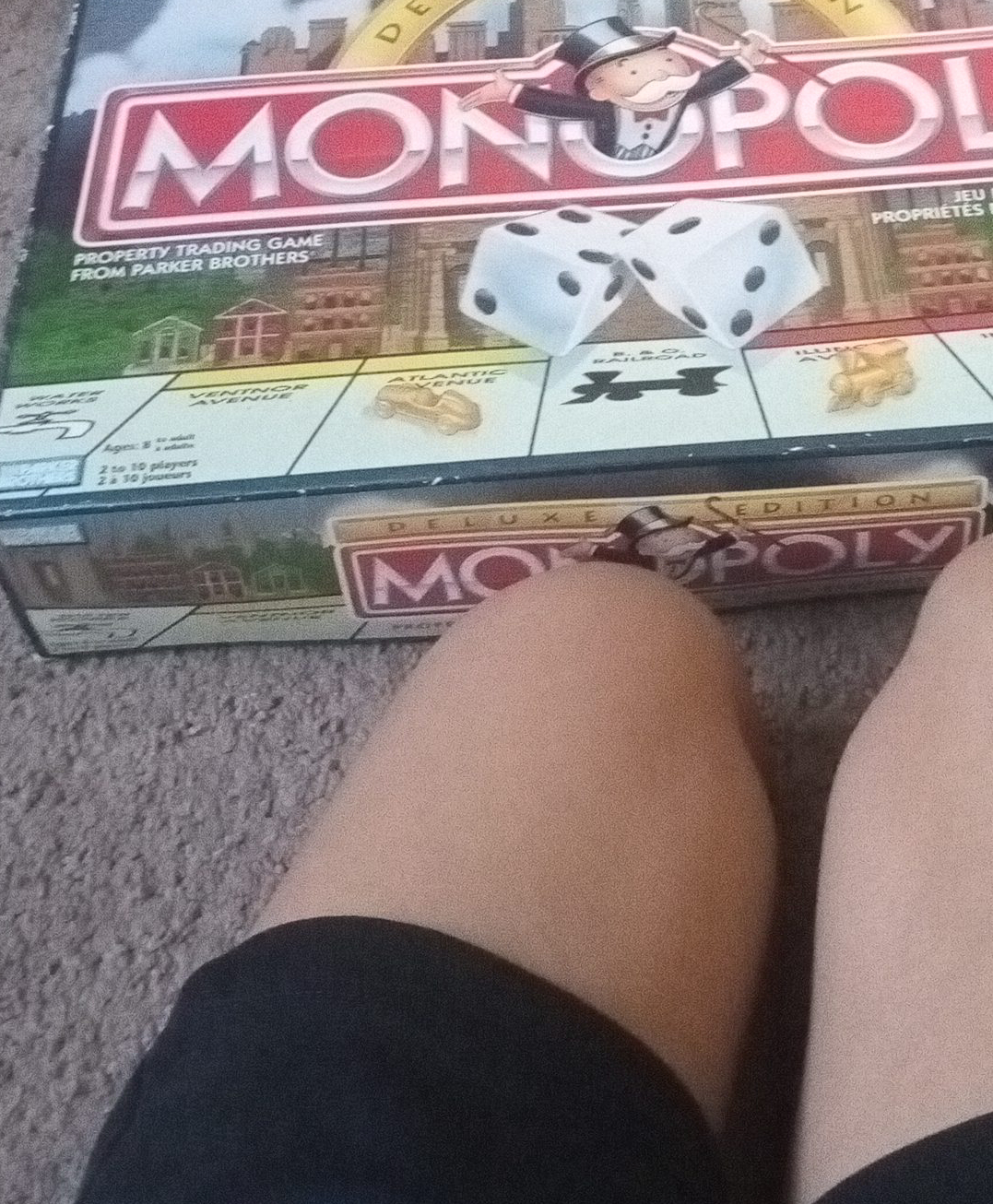 Monopoly Deluxe Edition Board Game thumbnail