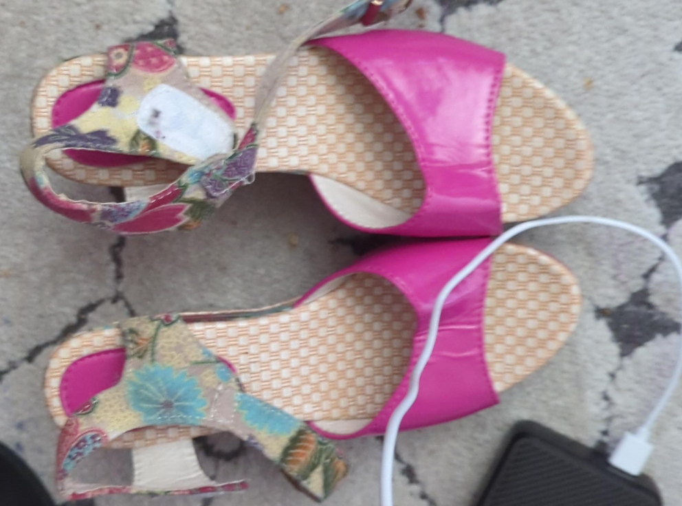 Pink Patent Sandals with Floral Pattern