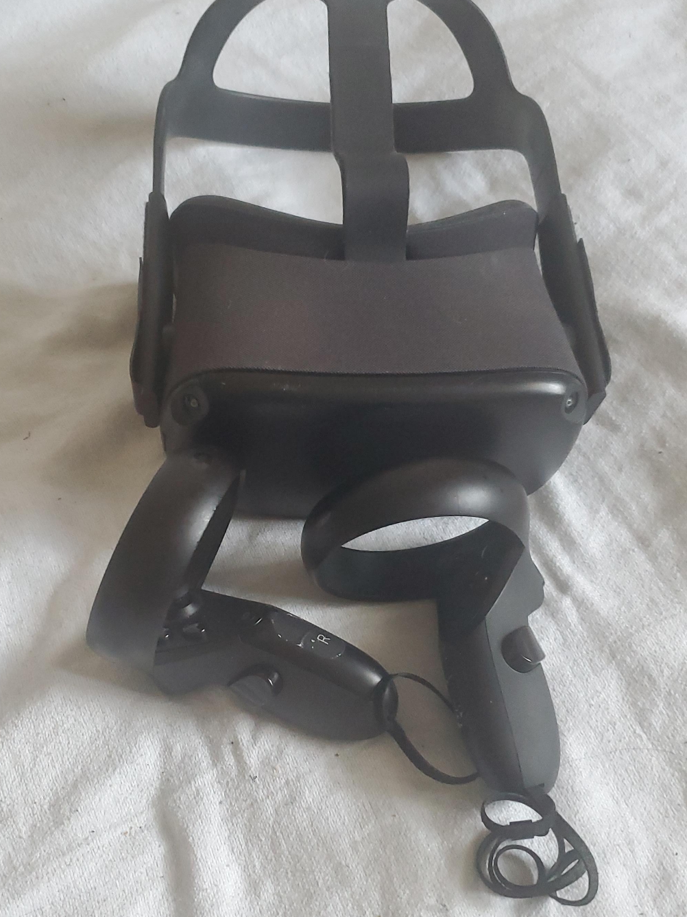 Oculus Quest 2 VR Headset thumbnail