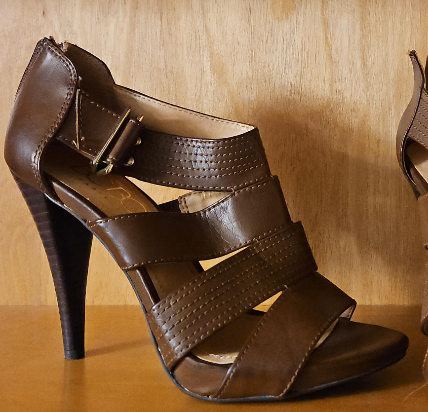 BCBGeneration Brown Heels - Size 9 thumbnail