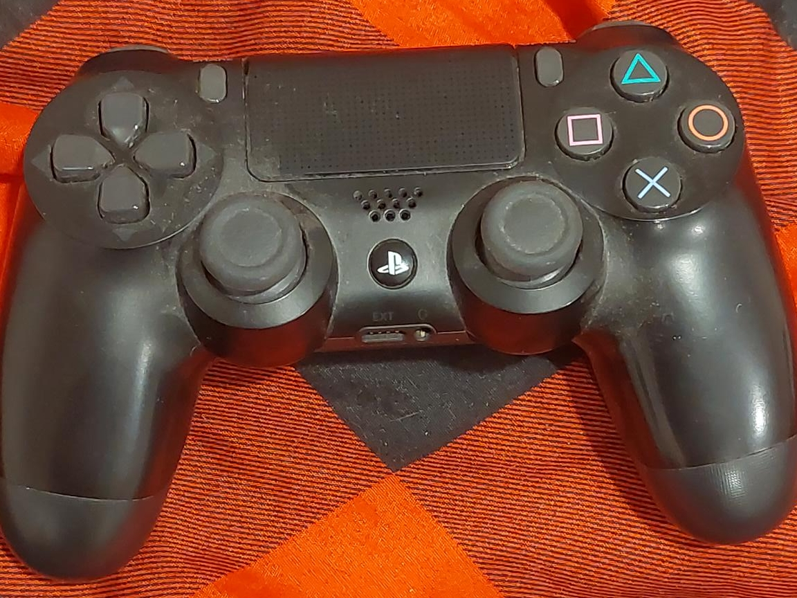 Used Playstation 4 Controller thumbnail