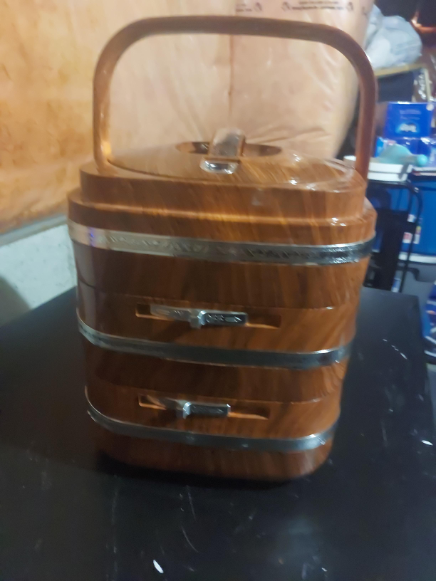 Vintage Woodgrain Insulated Food Carrier thumbnail