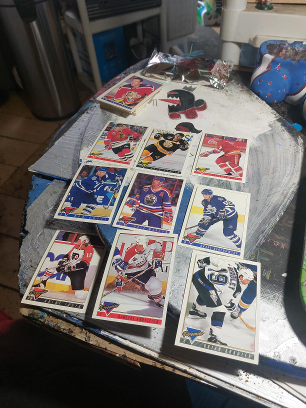 Hockey Cards - Vintage Collectibles thumbnail