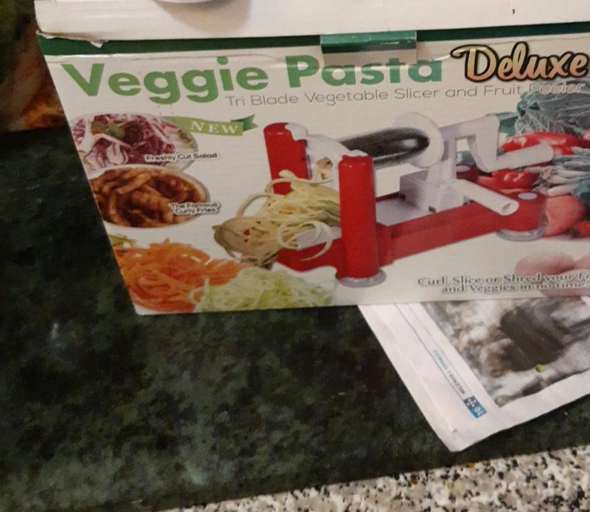 Veggie Pasta Deluxe Vegetable Slicer thumbnail