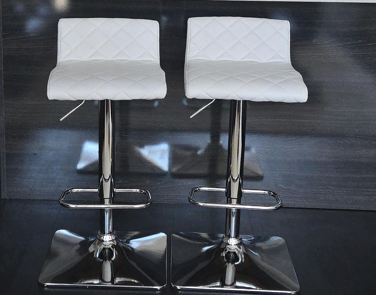 Set of 2 White Bar Stools thumbnail