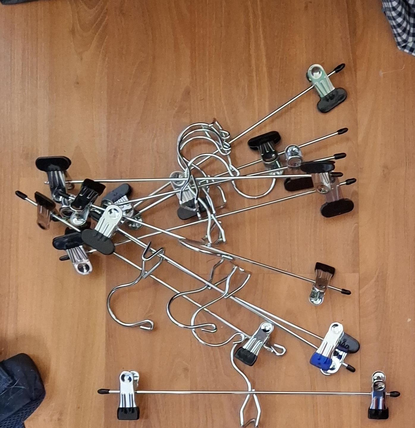 10 Clothes pant  Hangers with Clips thumbnail