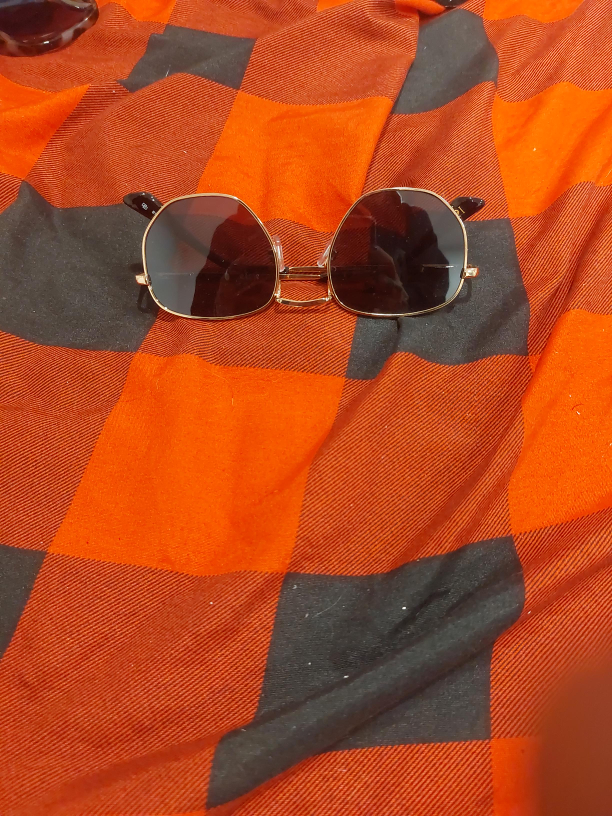 Square Frame Sunglasses thumbnail