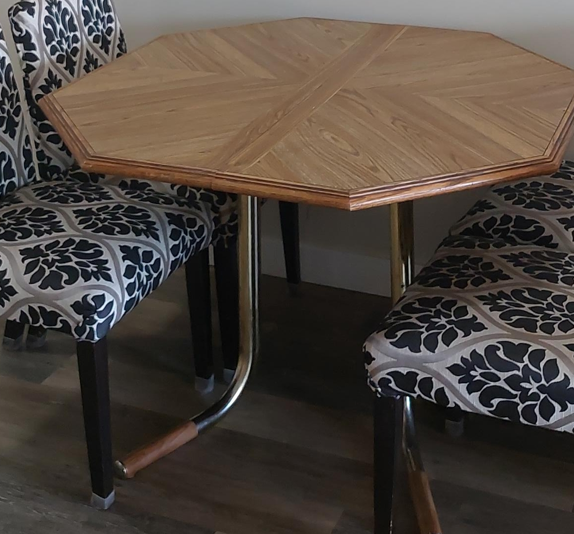 Octagon Table with four chairs thumbnail