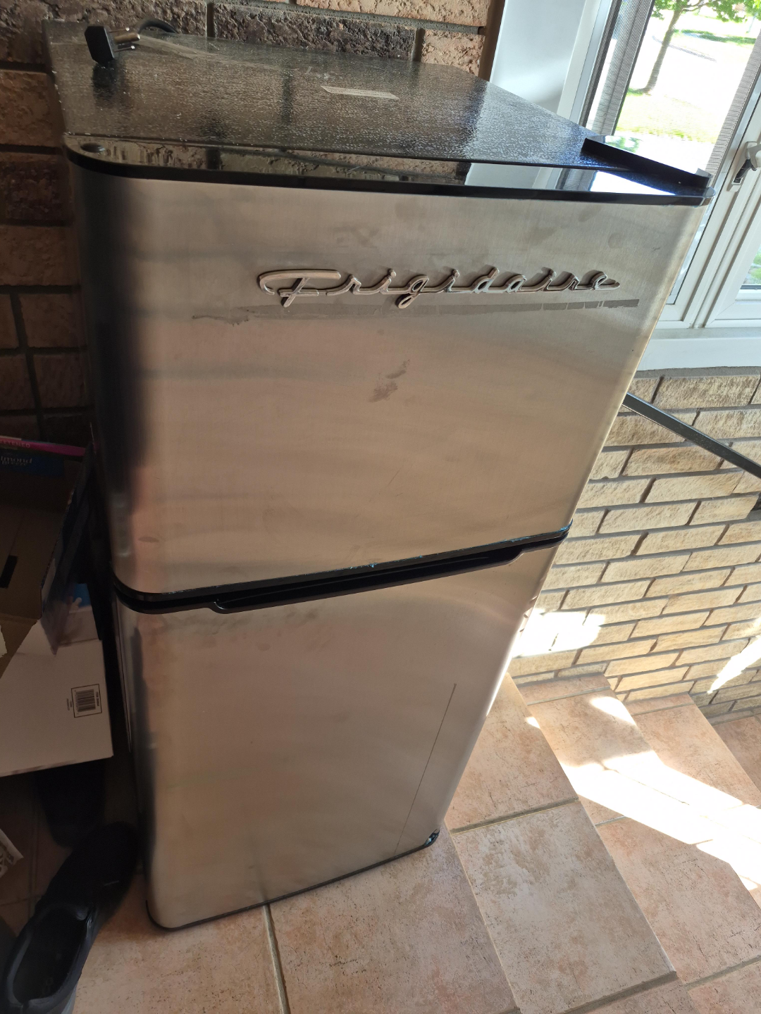 Frigidaire Retro Mini Fridge