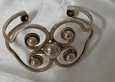 Silver Tone Cuff Bracelet thumbnail
