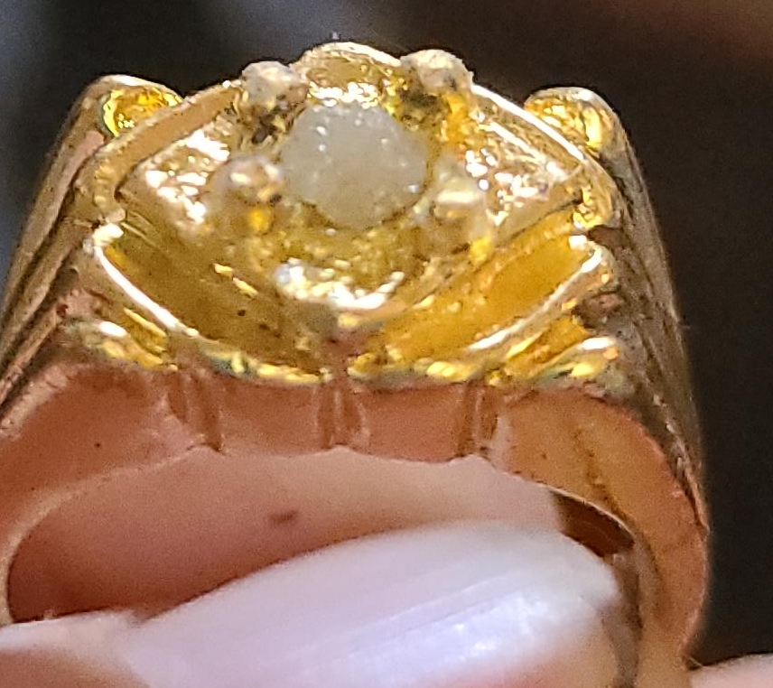 Vintage Gold Ring with uncut diamond thumbnail