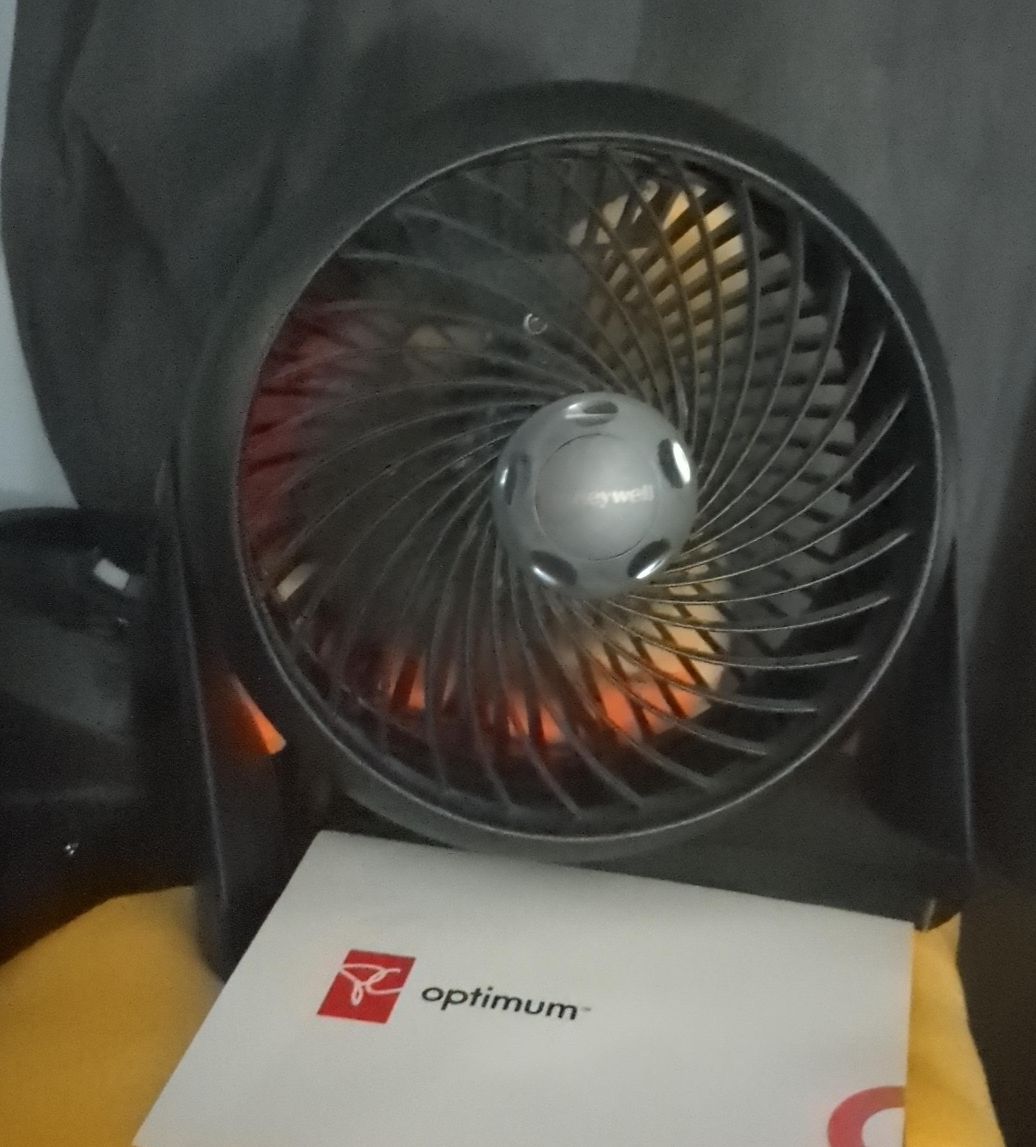 Honeywell Desk Fan thumbnail