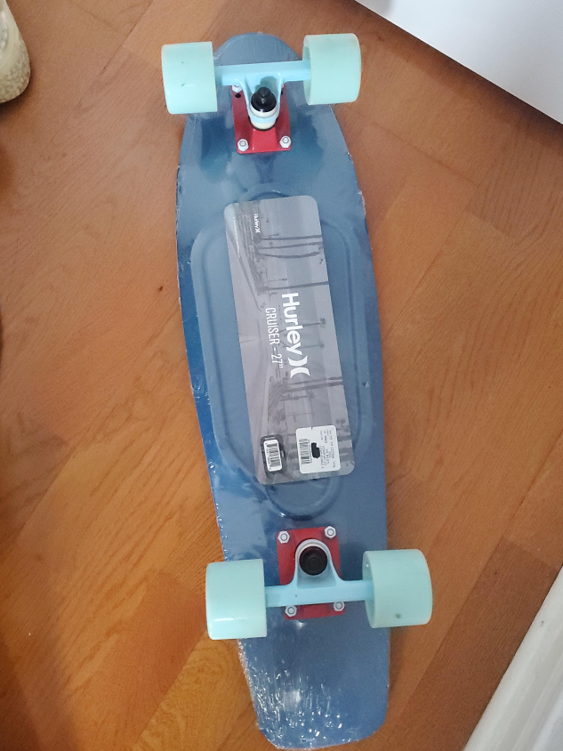 Brand New Hurley Cruiser 27" Skateboard thumbnail