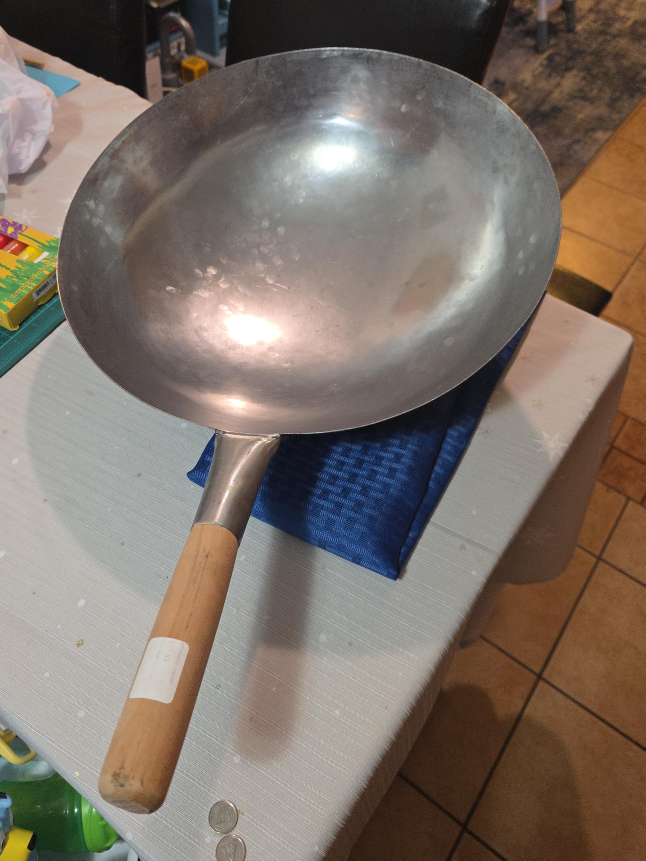 16" Wok with Wooden Handle thumbnail