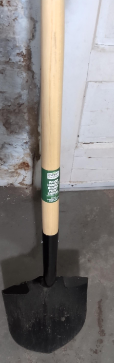 Wood Handle Round Point Shovel 🥕 thumbnail