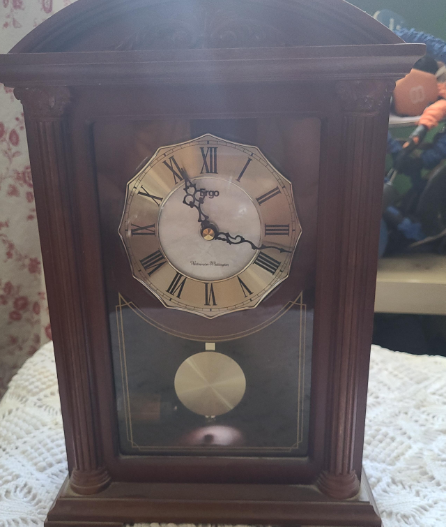 Wooden Mantel Clock thumbnail