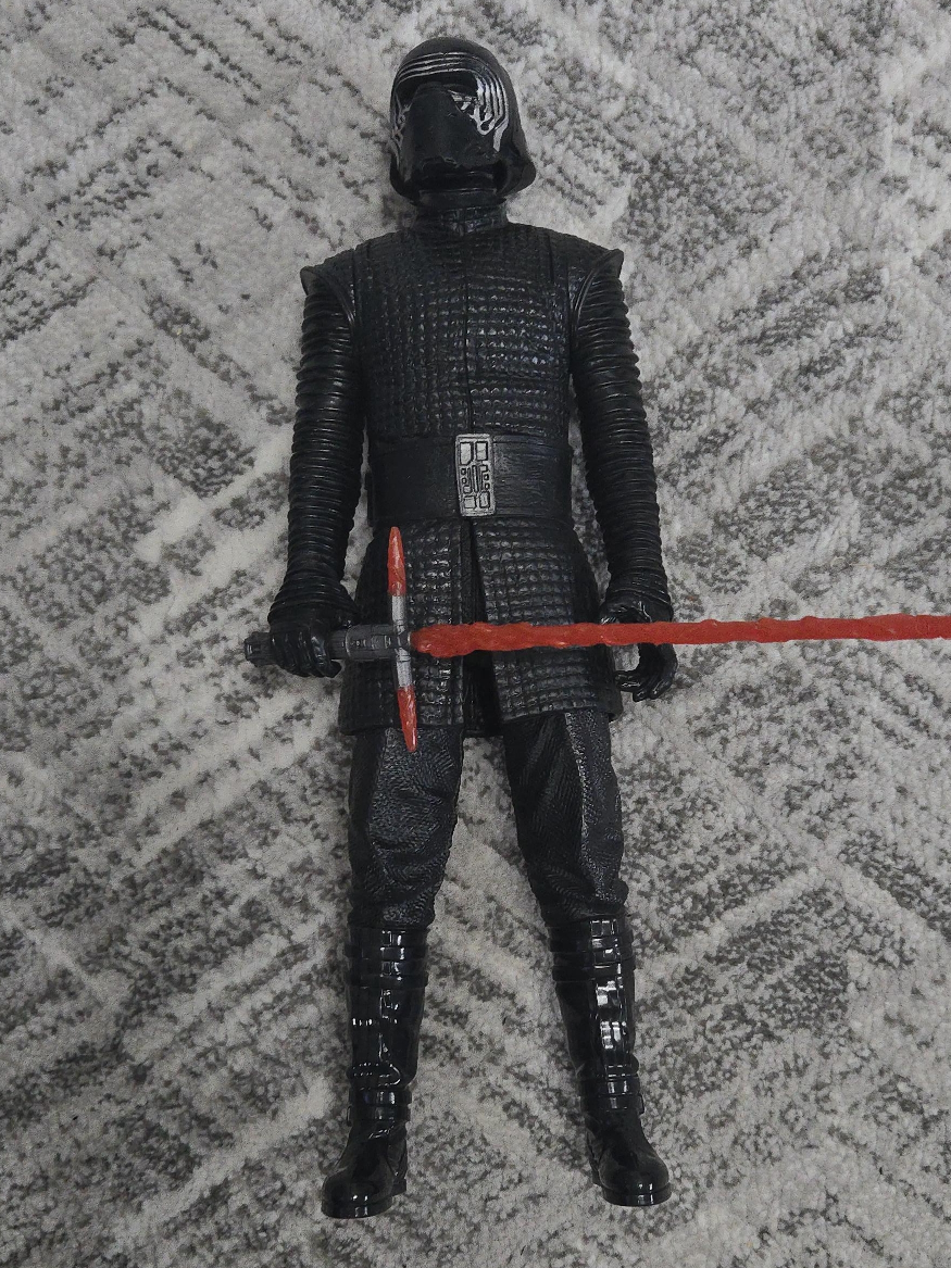 Kylo Ren Star Wars Figure thumbnail