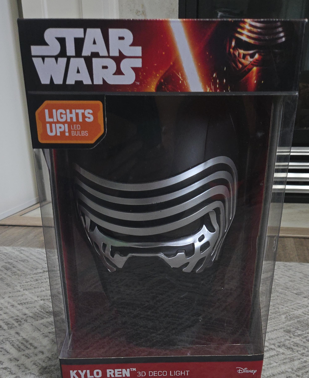 Star Wars Kylo Ren 3D Deco Light - Lights Up! thumbnail