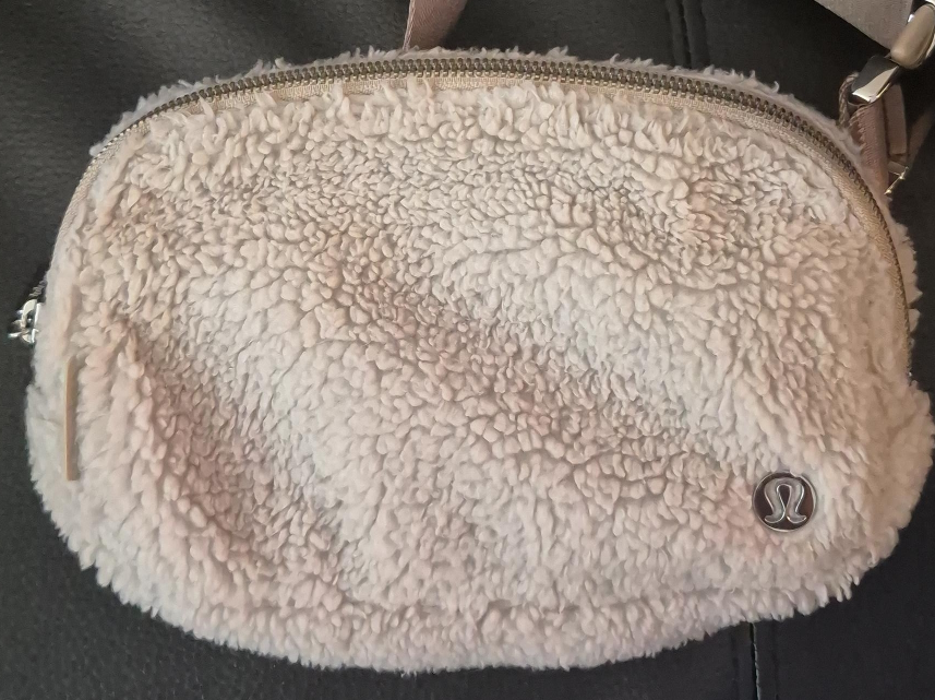 Lululemon Sherpa Belt Bag