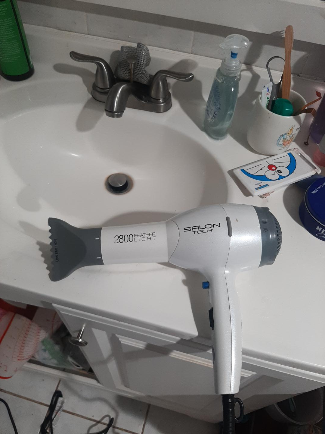🥕Salon Tech 2800 Feather Light Hair Dryer thumbnail