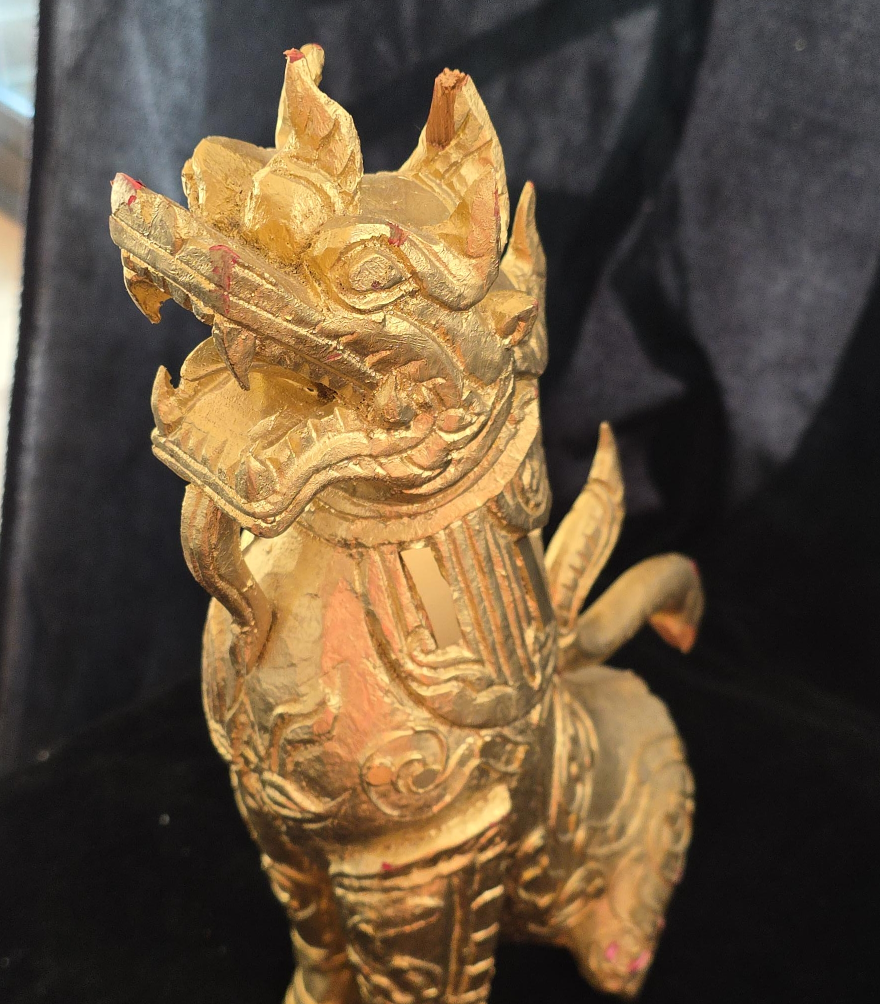 Golden Foo Dog Statue thumbnail