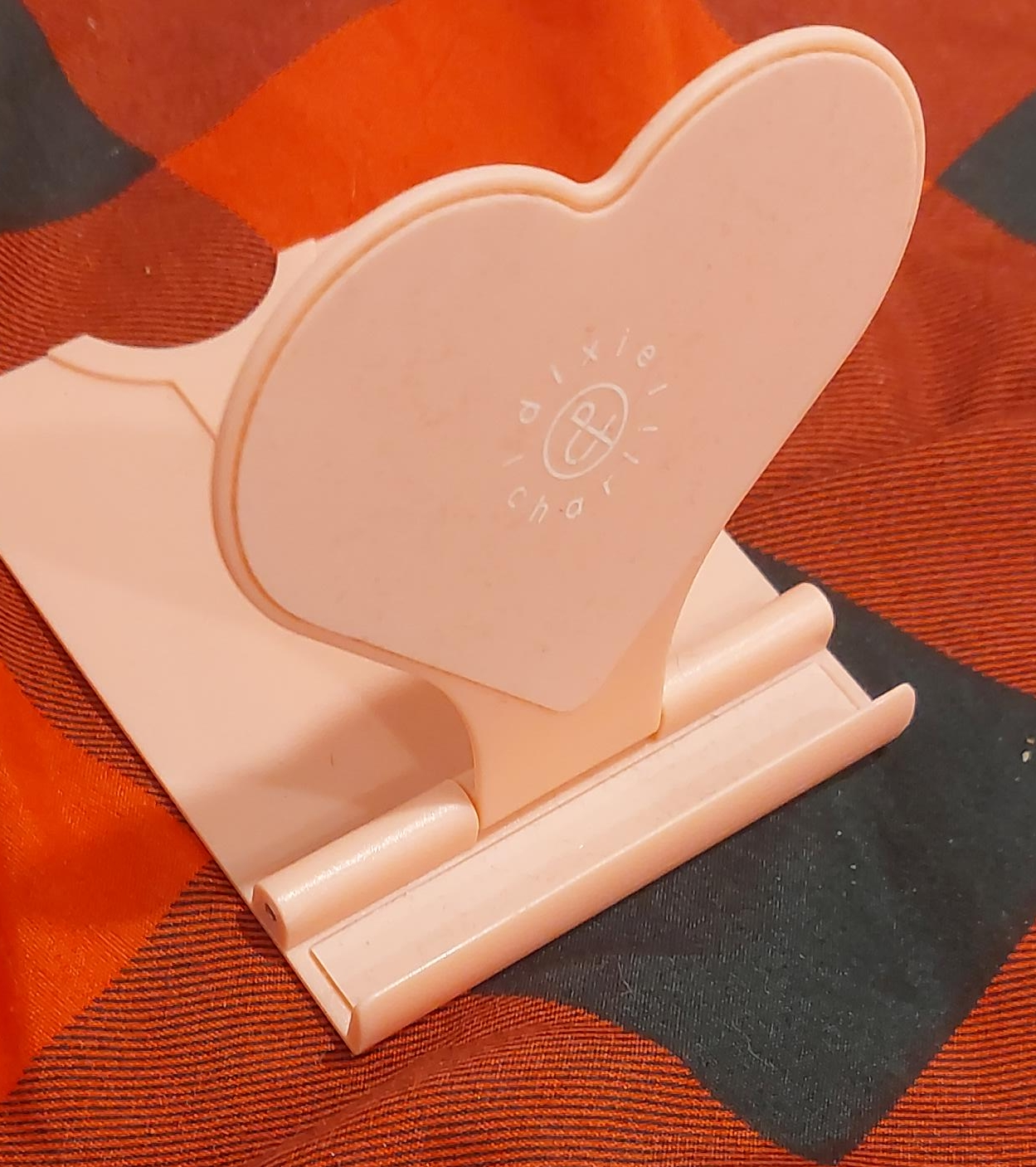 Heart Shaped Phone Stand thumbnail