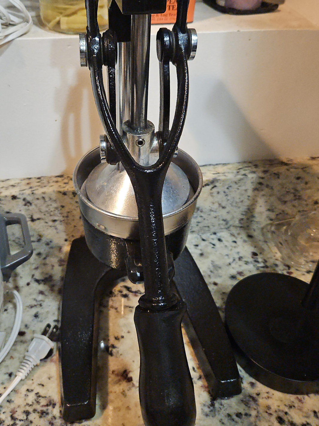 Vintage Style Citrus Juicer thumbnail