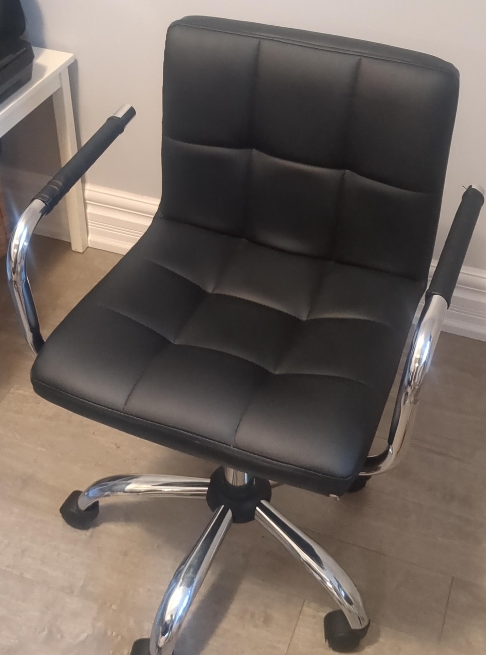 Black Swivel Chair thumbnail