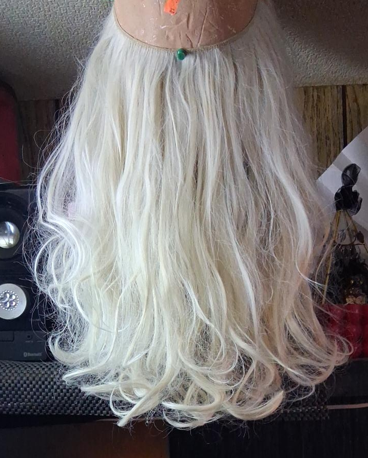 Blonde plumper piece (mid/lower scalp)