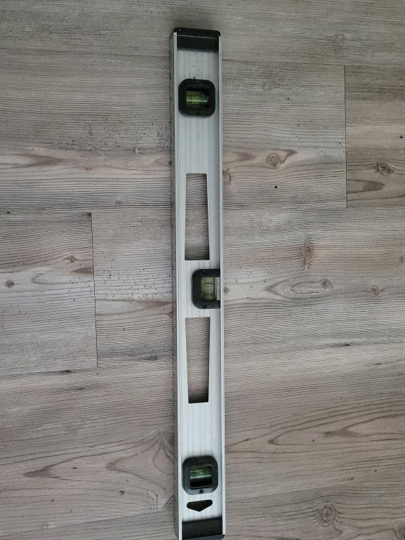 Aluminum Level