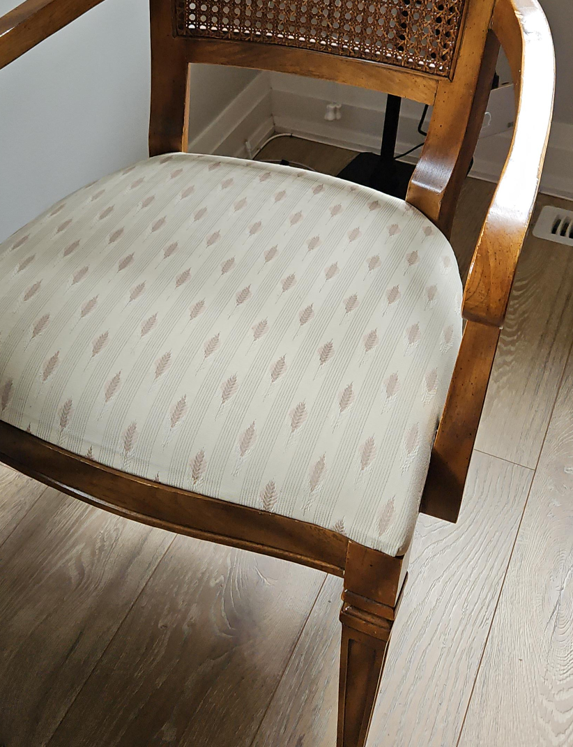 ⚽️ Armchair with Cane Back and Upholstered Seat