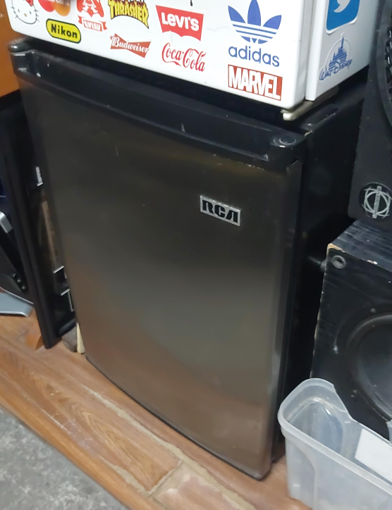 RCA Compact Mini Fridge thumbnail