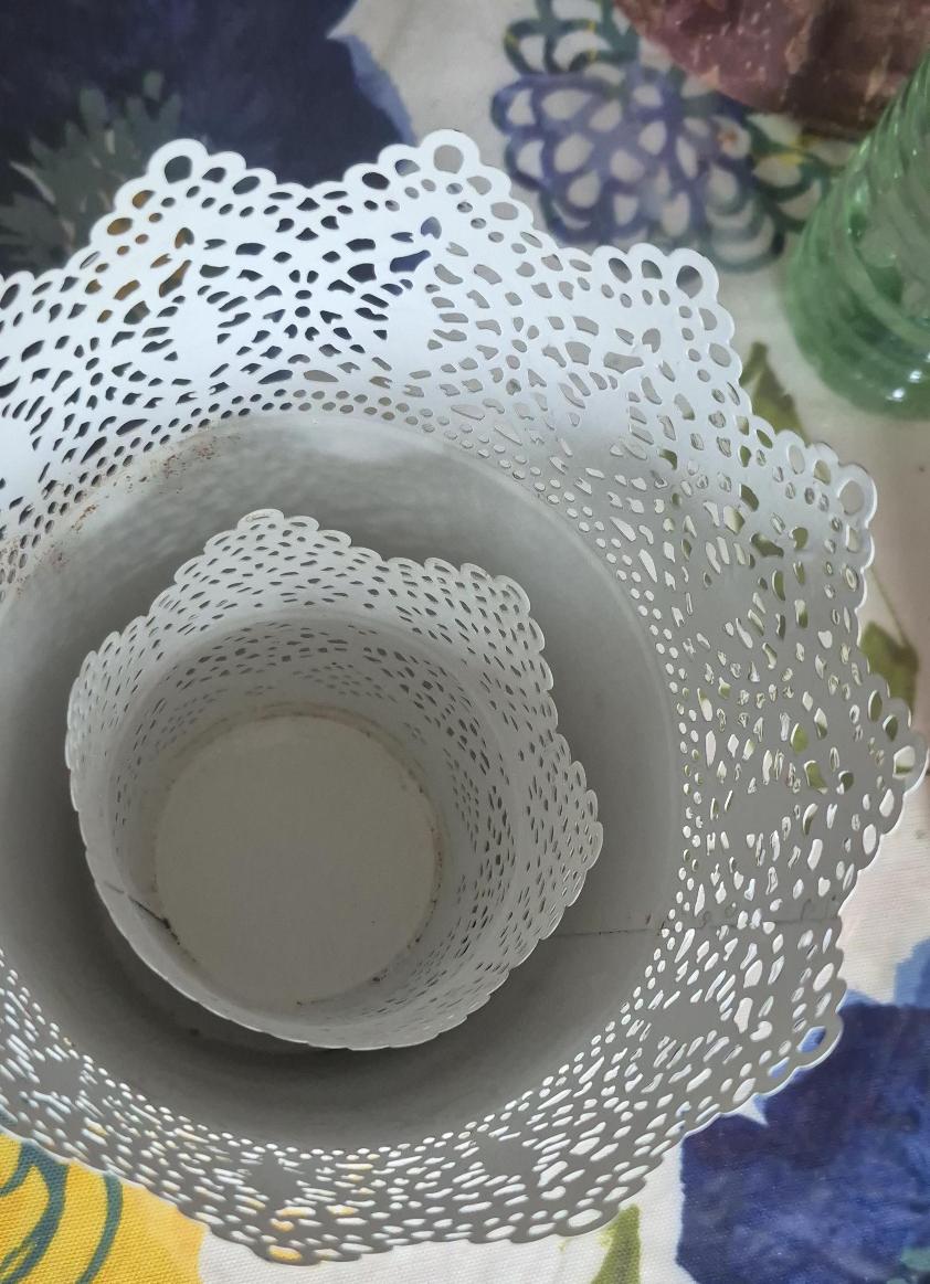 White Lace Design Planter Set of 2 thumbnail