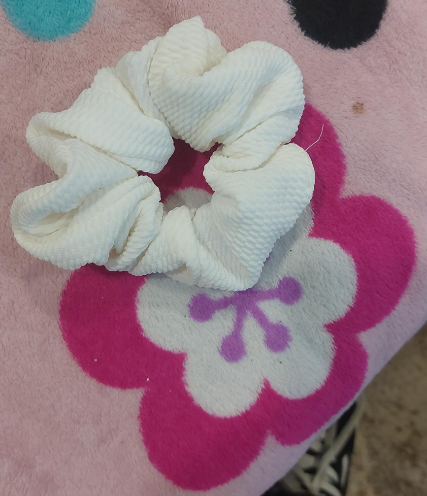 White textured scrunchie thumbnail