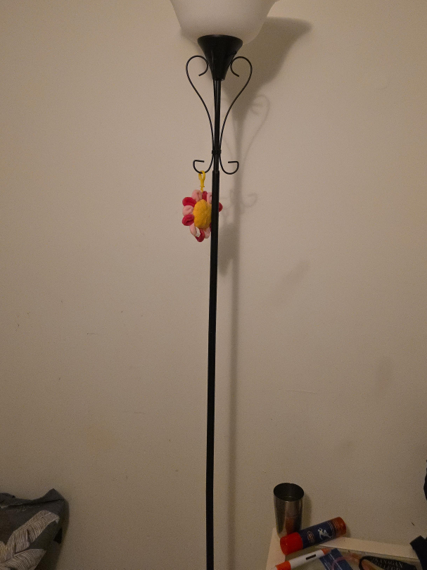 Standing Lamp thumbnail