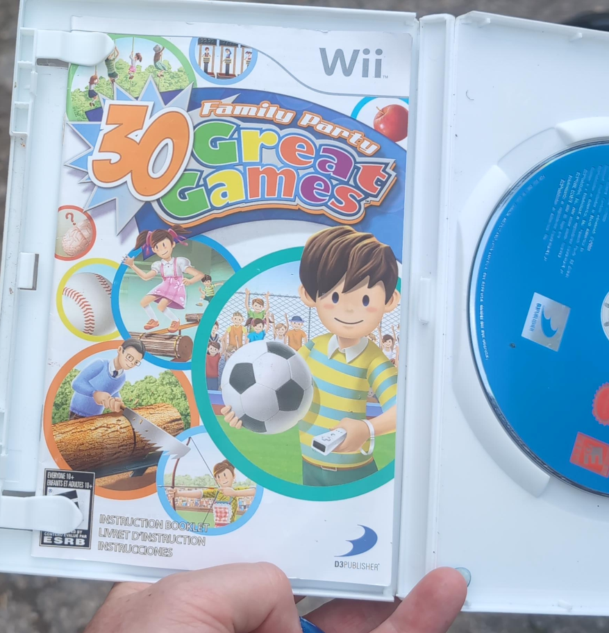 Family Party: 30 Great Games - Wii thumbnail