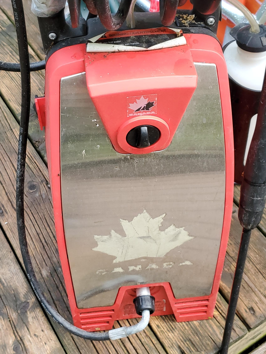 Aurora Wet/Dry Vac & Husky 1500PSI Pressure Washer thumbnail