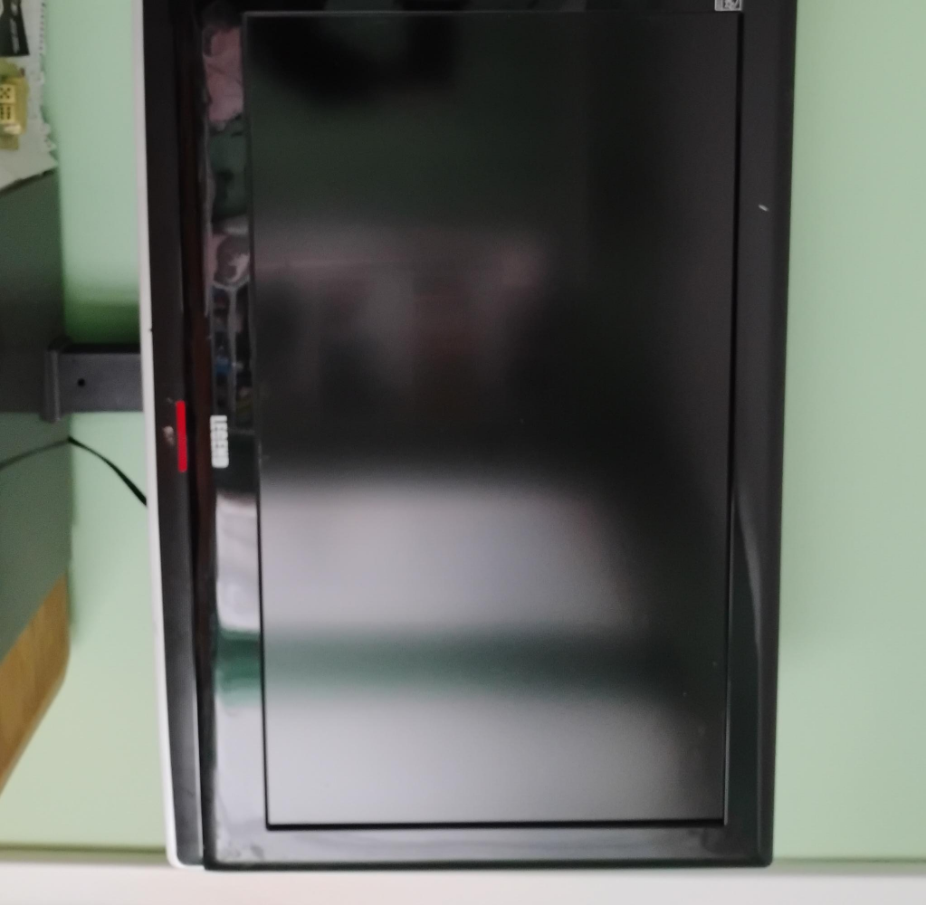 32" Legend TV with stand. thumbnail