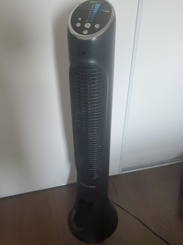 Honeywell QuietSet Tower Fan thumbnail