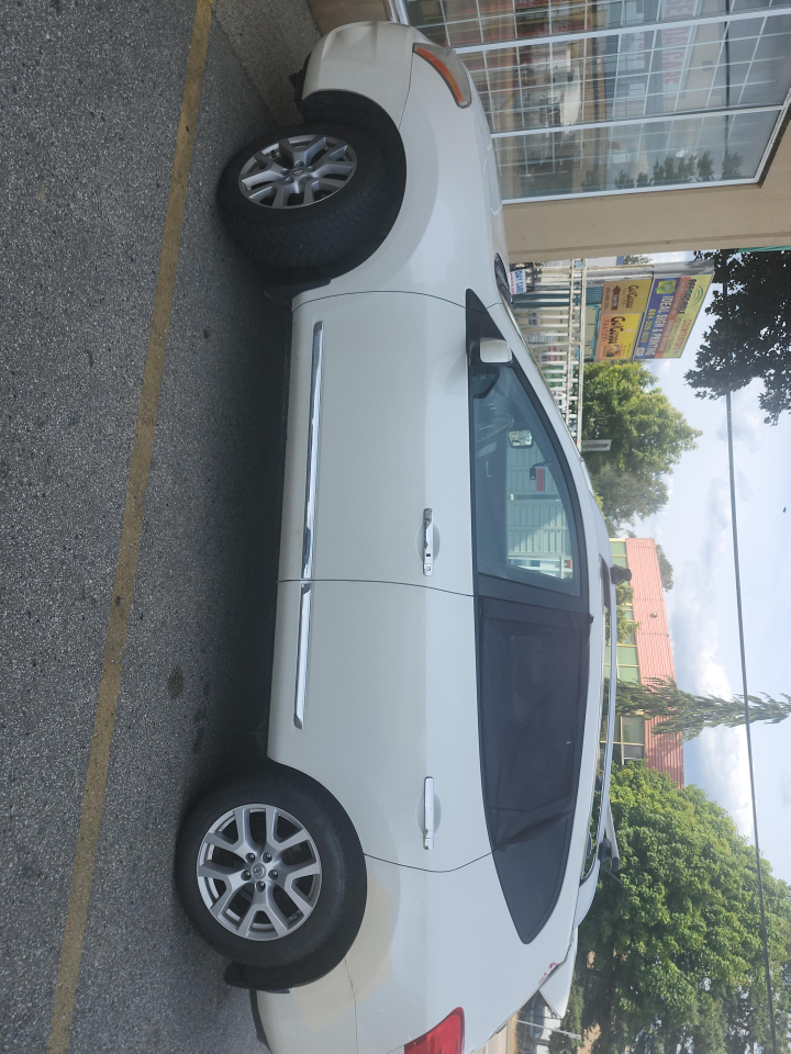 Nissan Rogue SUV thumbnail