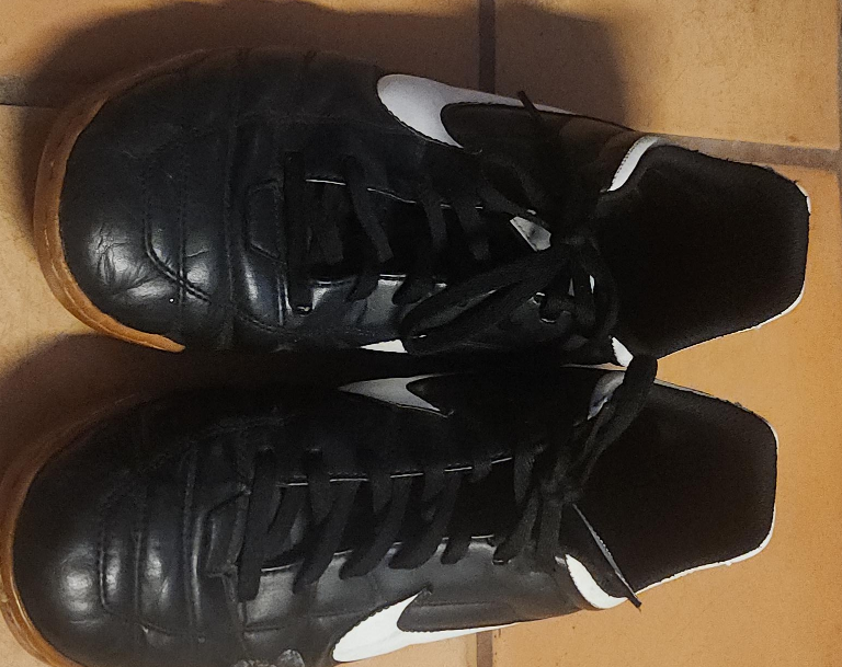 Nike Lunar Gato II Indoor Soccer Shoes - US 13 thumbnail