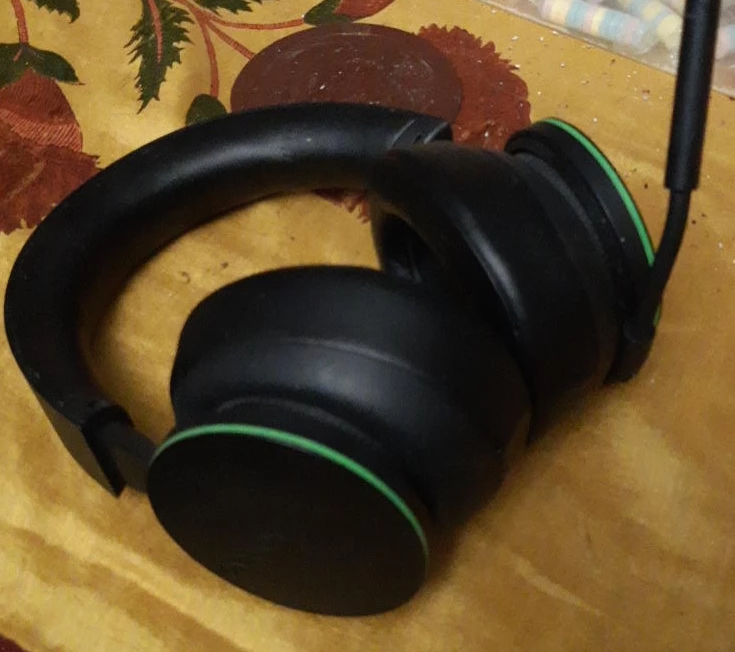 Xbox Wireless Headset thumbnail