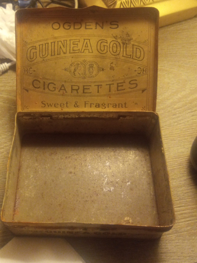 ogden"s Guinea gold cigarette tin thumbnail